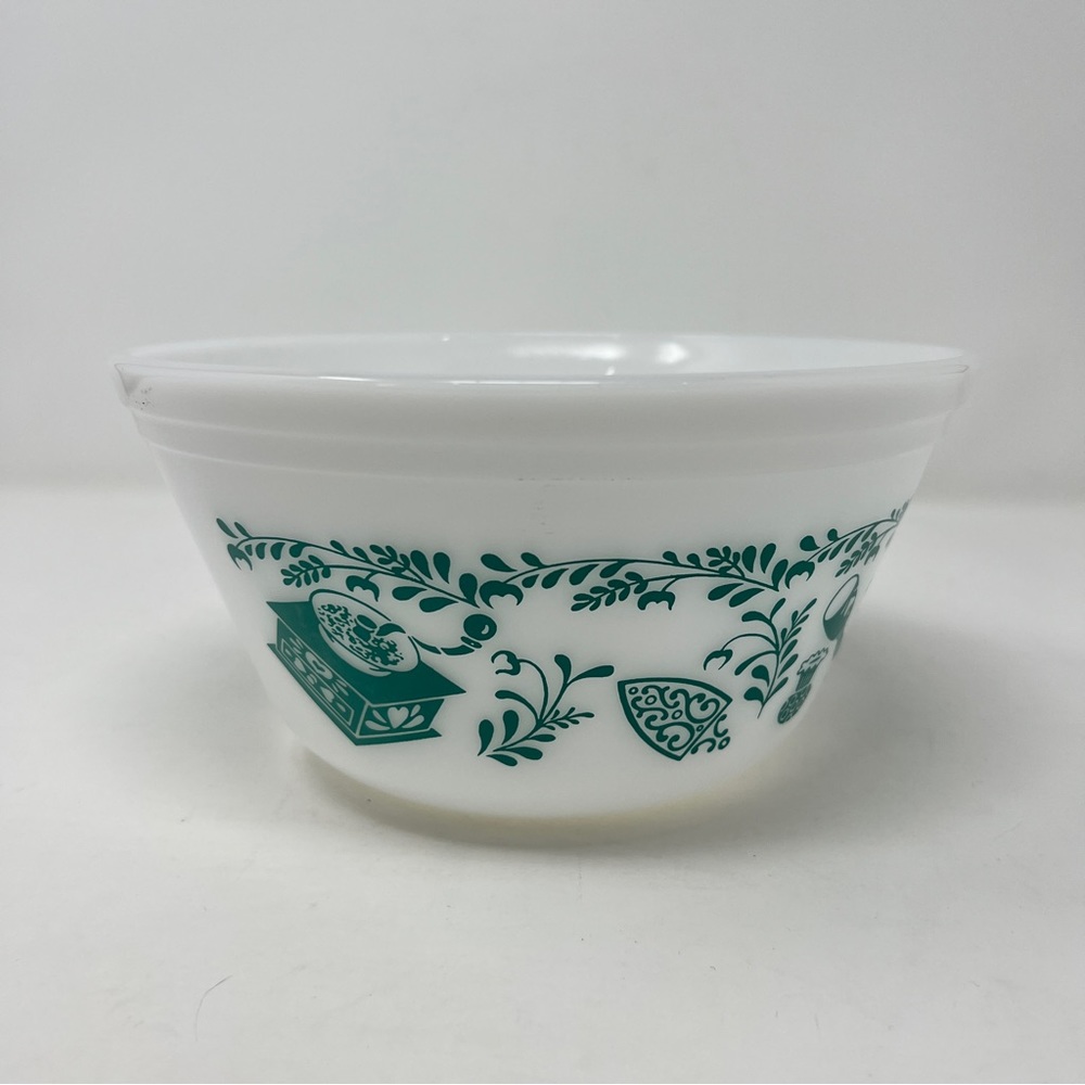 Vintage Federal Glass Bowl White/Green 8inch
